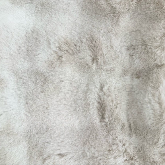 Duplicate Listing - White Faux Fur Bucket Tote Bag Purse - Winter Fashion - Picture 11 of 16